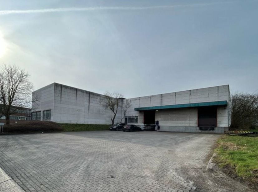 Bien professionnel à louer
                    à 2321 Meer