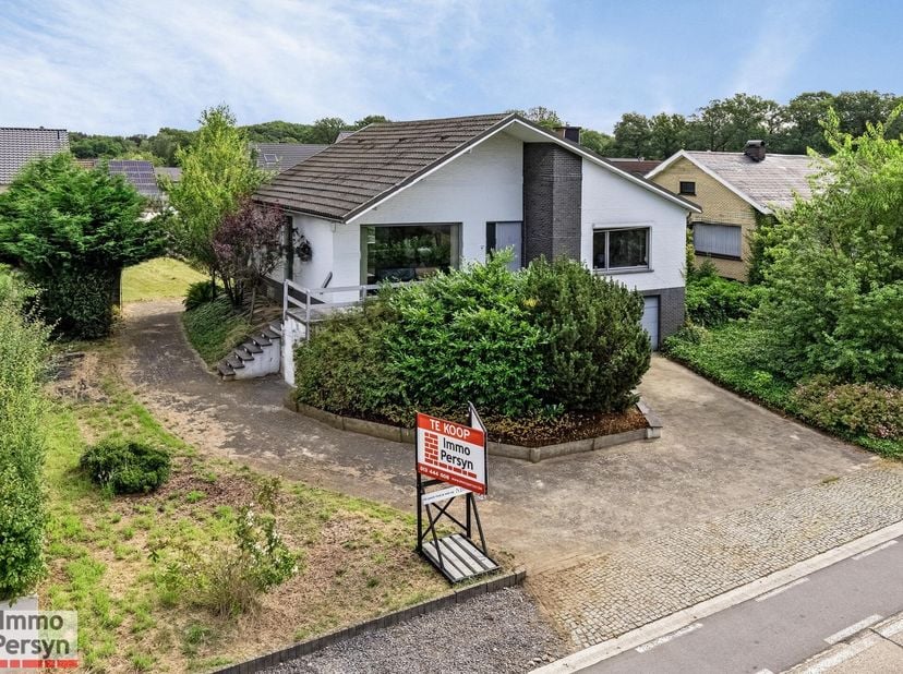 Ben je op zoek naar een woning met veel mogelijkheden in een rustige en groene omgeving? Dan is deze open bebouwing precies wat je zoekt!&lt;br /&gt;
De won