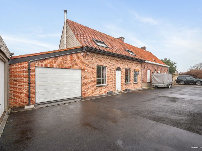 Charmante maison mitoyenne à vendre - situation rurale et calme&lt;br /&gt;
&lt;br /&gt;
Cette belle maison mitoyenne de 949m², située dans une zone rurale et cal