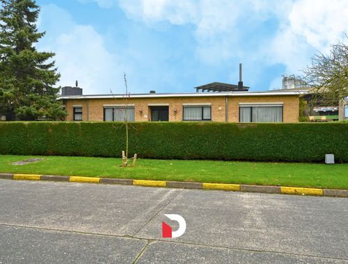                                         Bungalow te koop in Sint-Pieters, € 325.000
