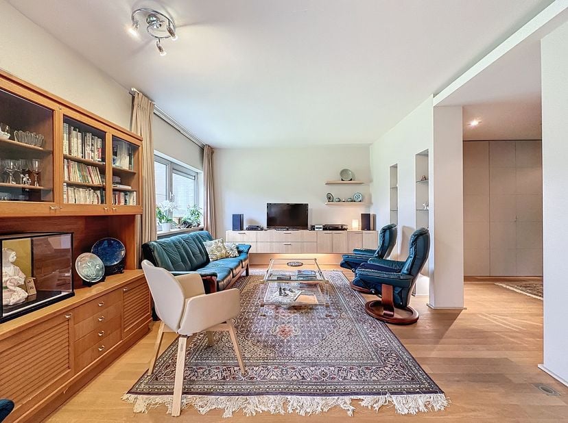 Appartement loué à vendre dans la résidence Elsdonck à Wilrijk. &lt;br /&gt;
Le contrat de location ne peut être résilié par le propriétaire pour l&#039;occuper