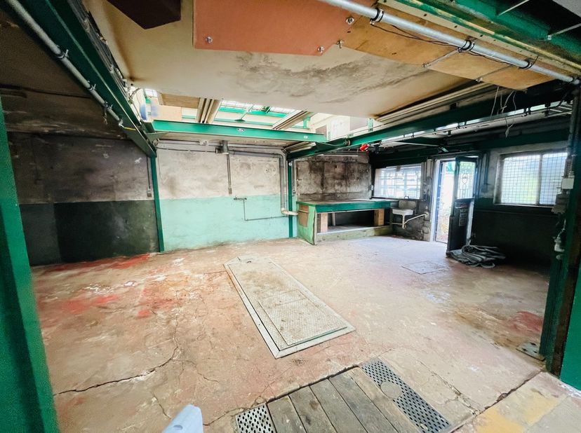 Garage à vendre
                    à 8000 Sint-Pieters