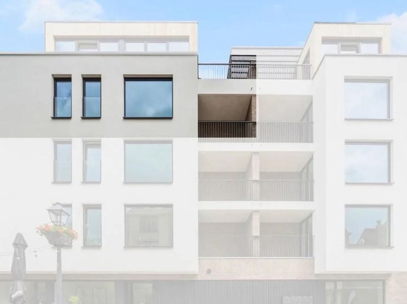 In het bruisende stadscentrum van Blankenberge aan het historische &#039;Manitobaplein&#039; vindt u het sublieme nieuwbouwproject &#039;Ellie&#039;. Zowel de Zeedijk, de