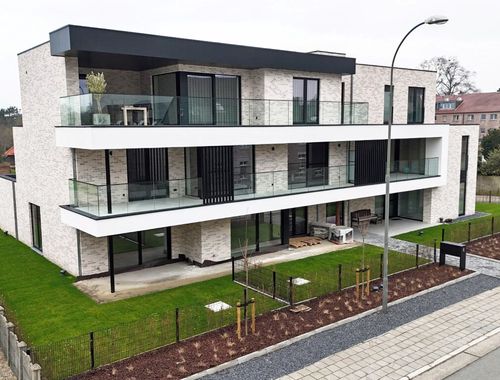                                         Appartement à vendre à Neeroeteren, € 389.850
