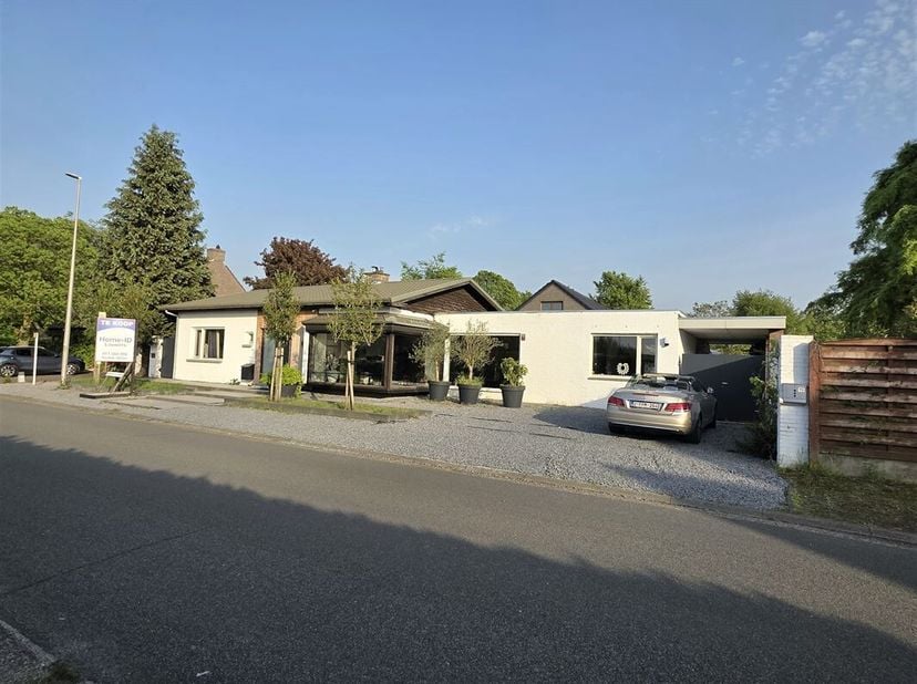 OPTIE!&lt;br /&gt;
Ruime en moderne laagbouw woning in Hamont - Achel een oase van rust en comfort&lt;br /&gt;
Welkom in deze prachtige gerenoveerde gelijkvloers