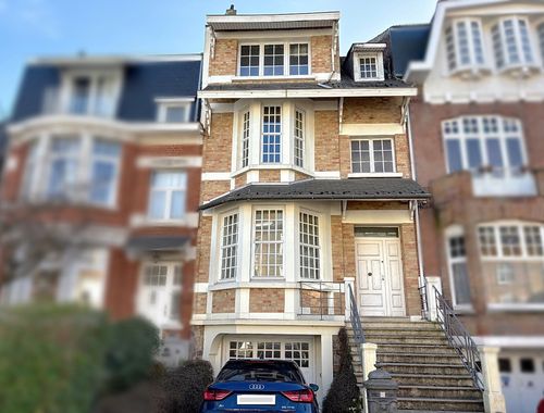                                         Uitzonderlijke woning te koop in Laken, € 679.000
