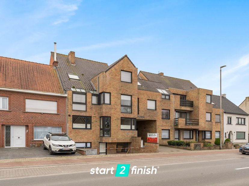 Bent u op zoek naar een ruime, charmante woning op deze goede ligging? Deze woning is precies wat u zoekt!&lt;br /&gt;
Indeling:&lt;br /&gt;
inkomhal, toilet, ber
