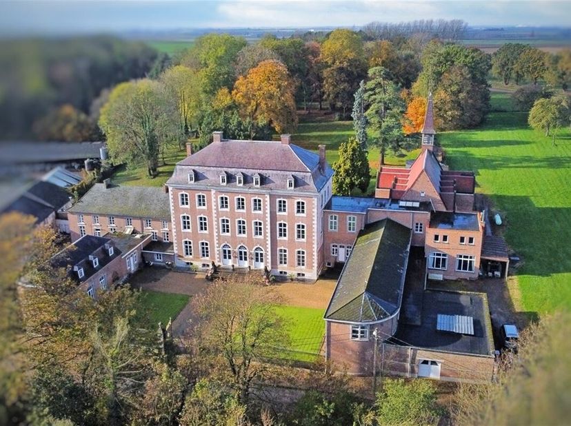 Ontdek de vele mogelijkheden van het kasteel van Velm Een uniek, goed onderhouden pand met authentieke charme.&lt;br /&gt;
Te midden van het Haspengouwse la