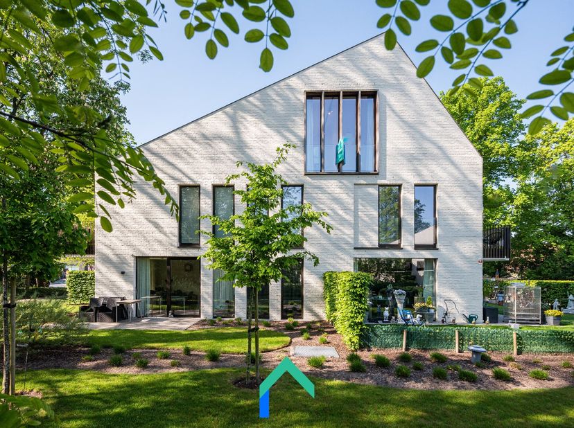 Algemeen&lt;br /&gt;
Gelegen in Park de Borchgraeve te Olsene, combineert dit instapklare appartement moderne elegantie met functioneel wooncomfort. Deze pa