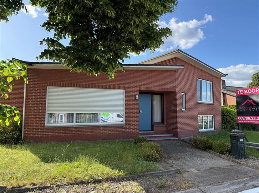 Vrijstaande splitlevel woning, te renoveren naar eigen smaak en wensen, met inpandige garage. &lt;br /&gt;
Troeven&lt;br /&gt;
- Goed onderhouden&lt;br /&gt;
- Veel lic