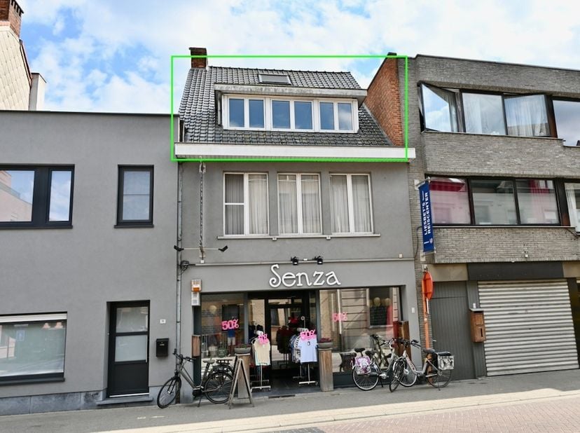 1 Slaapkamer appartement met groot Terras ! &lt;br /&gt;
&lt;br /&gt;
Indeling : Woonkamer met open keuken , badkamer met bad en douche , apart toilet , berging .