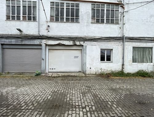                                         Bâtiment commercial à vendre à Haren, € 299.000
