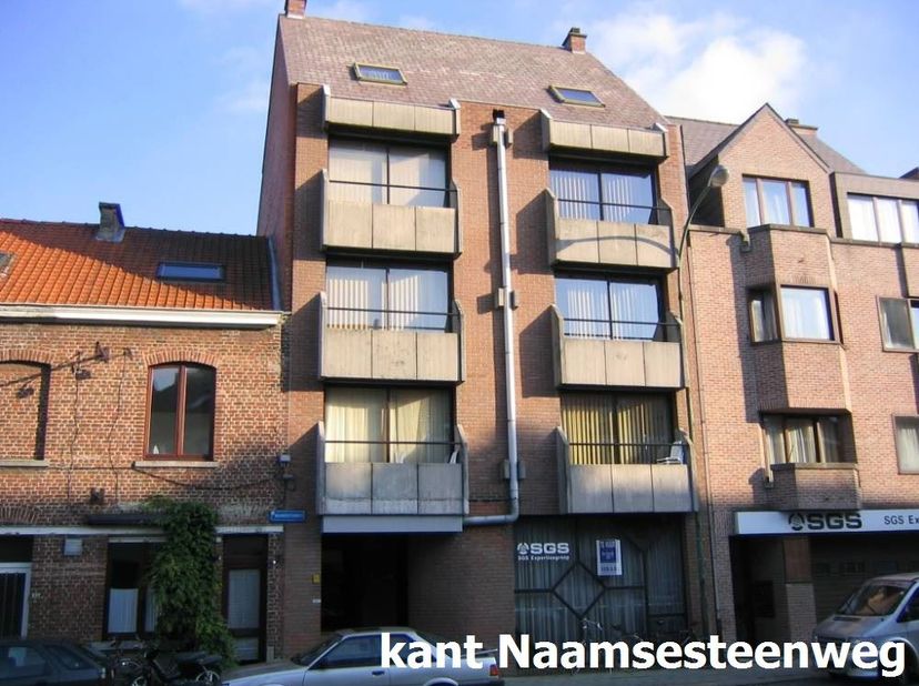 Wij hebben op dit adres nog 1 staanplaatsen te huur; nummer 2, zoals aangeduid op 1 van de foto&#039;s.&lt;br /&gt;
&lt;br /&gt;
Het betreft het gebouw op de Naamseste