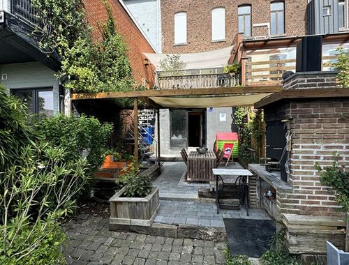                                         Gemengd gebruik te koop in Seilles, € 219.000
