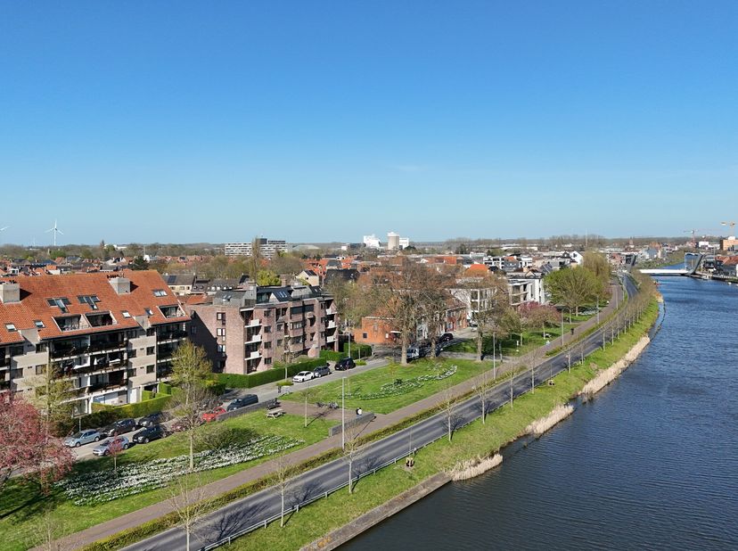 Appartement à vendre
                    à 8000 Sint-Pieters