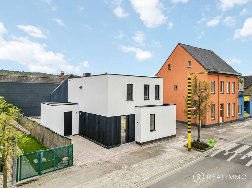 E-peil 4 (!!) – EPC slechts 6 kWh/m²&lt;br /&gt;
&lt;br /&gt;
Laat je verrassen door deze recente en tot in de puntjes afgewerkte nieuwbouwwoning met reeds aangel