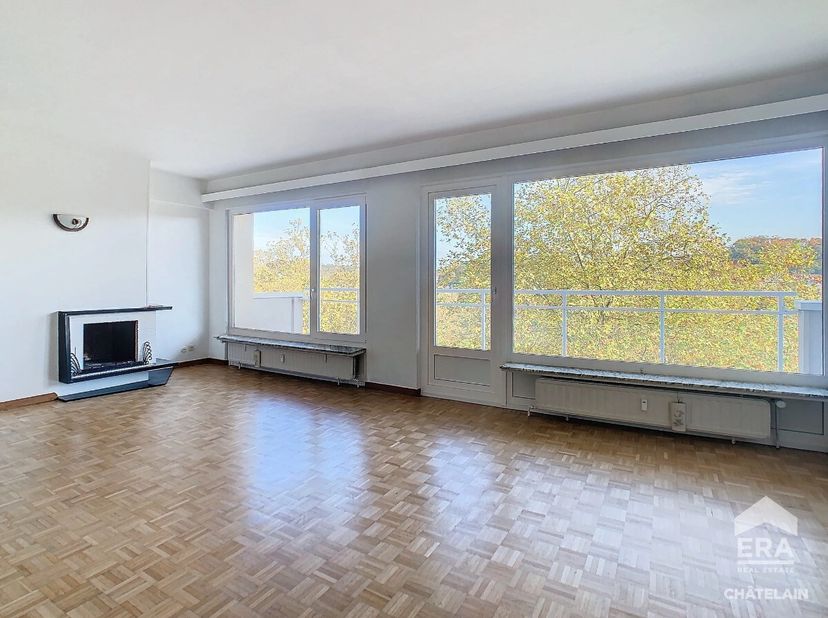 ERA CHATELAIN vous propose ce magnifique appartement de 3 chambres, d&#039;une surface de 110m², idéalement situé dans un environnement verdoyant.Ce bien s