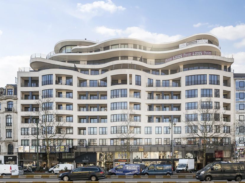 Appartement te koop
                    in 1050 Elsene