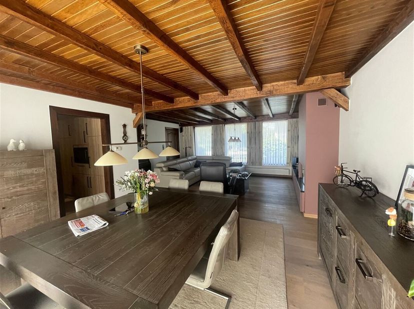 Welkom in deze prachtige woning in Lommel, een plek waar rust en comfort samenkomen. &lt;br /&gt;
Deze woning biedt 3, mogelijks 4 slaapkamers, ideaal voor
