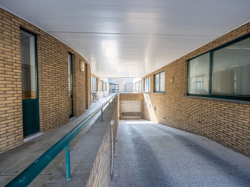 Garage à louer
                    à 8550 Zwevegem