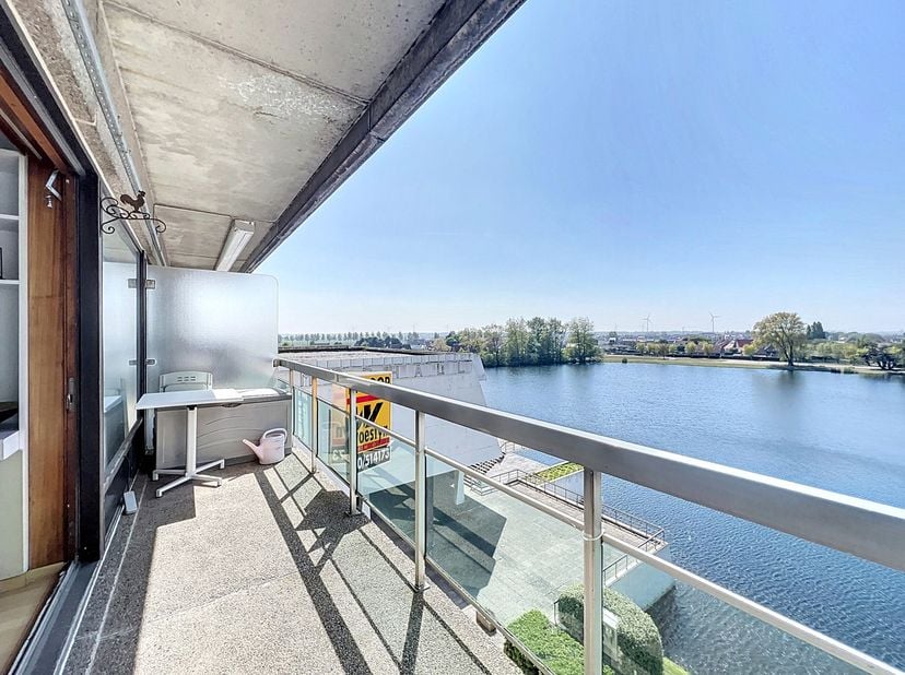Deze instapklare, zonnige studio is rustig gelegen in Residentie Laguna Beach, op slechts 800 meter van de Zeedijk.&lt;br /&gt;
&lt;br /&gt;
Indeling: inkomhal, l