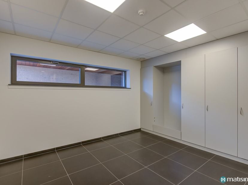 PRAKTIJKRUIMTE MET 10 PARKEERPLAATSEN TE HUUR IN HET CENTRUM VAN HOESELT&lt;br /&gt;
&lt;br /&gt;
Deze praktijkruimte vinden we terug in het centrum van Hoeselt,