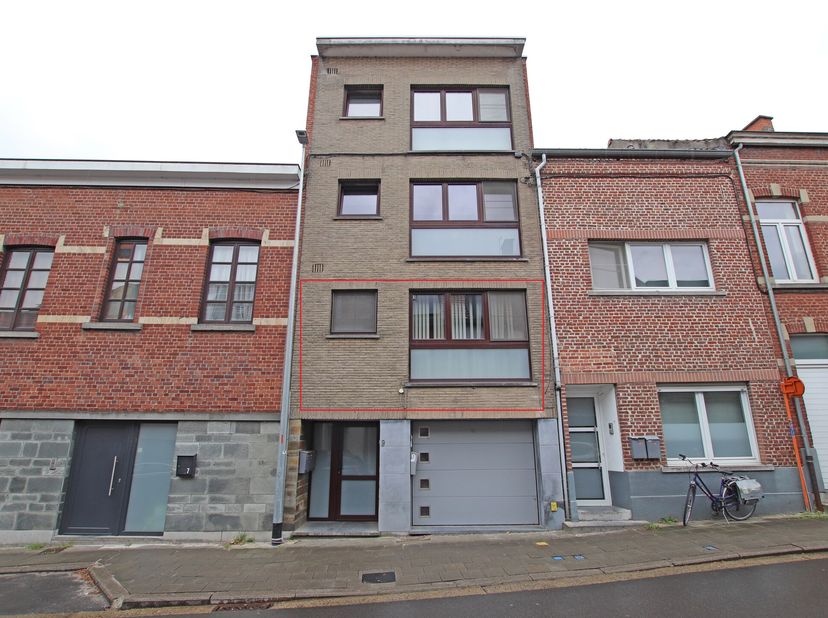 Demandez votre visite via https://kdc-immo.mijnhuurprofiel.be/whise/6773377.&lt;br /&gt;
Appartement situé dans une rue calme en cul-de-sac, à distance de m