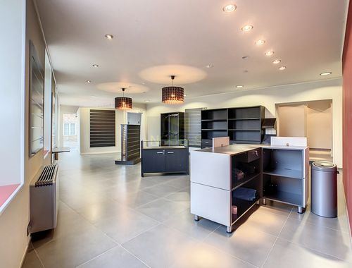                                         Handelspand met woonst te koop in Gavere, € 305.000
