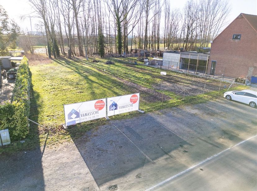 Fantastisch gelegen stuk bouwgrond te koop! &lt;br /&gt;
Dit stuk bouwgrond gelegen tussen Deerlijk en Stasegem ligt op een absolute topligging.&lt;br /&gt;
De op