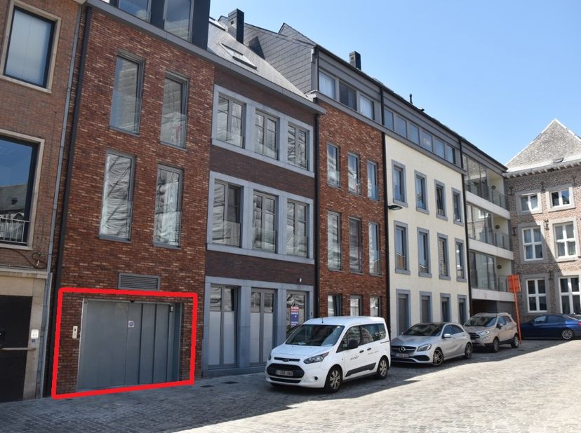 Ondergrondse parkeerplaats onder de residentie Vlasgaard, een nieuwe en verzorgde residentie. &lt;br /&gt;
&lt;br /&gt;
Ze is bereikbaar via een autolift. &lt;br /&gt;