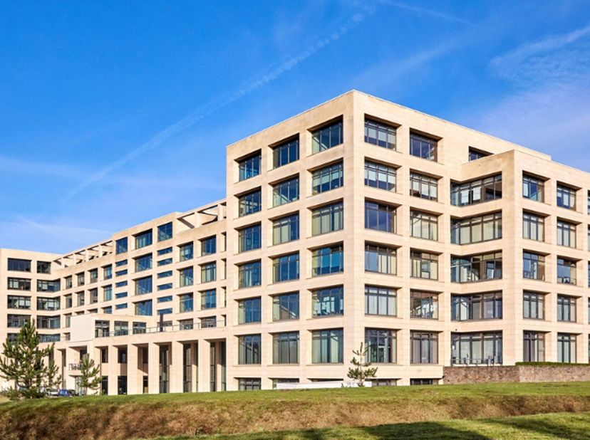 L&#039;Ubicenter est un complexe de bureaux moderne juste à l&#039;extérieur du centre de Louvain. Facilement accessible en voiture, mais dans un environnement