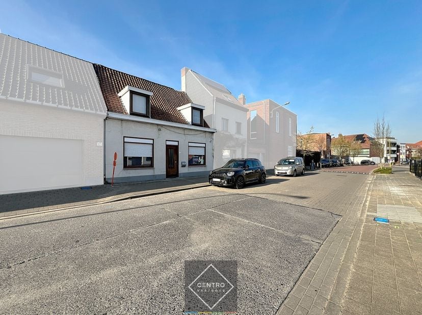 Vanafprijs 166.000 euro.&lt;br /&gt;
&lt;br /&gt;
Benaderende OPPERVLAKTEN:&lt;br /&gt;
Constructie - bewoonbare oppervlakte: 129m²&lt;br /&gt;
Grondoppervlakte : 220 m²&lt;br /