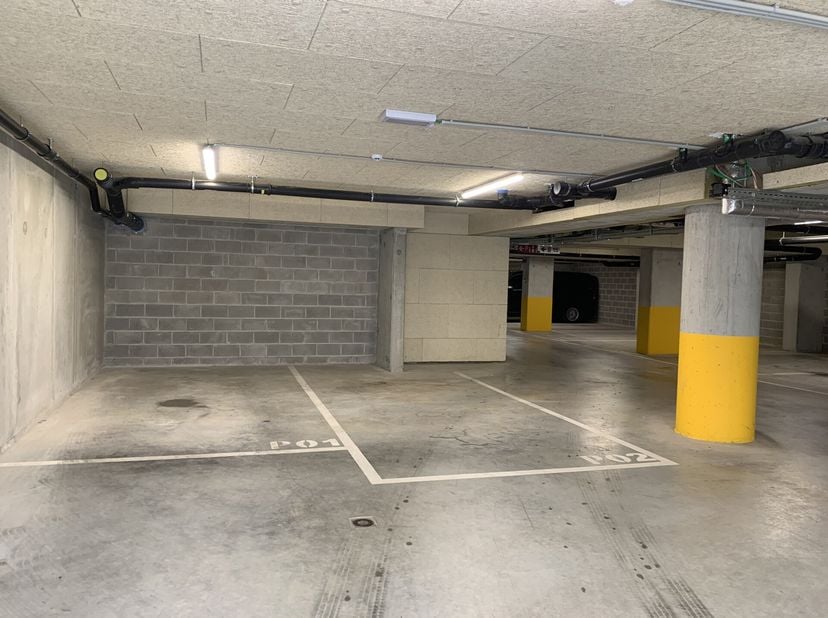 ANDERLECHT - A proximité de l&#039;hôpital Erasme, avec accès aisé vers les grands axes et les transports (Métro Erasme), EMPLACEMENT DE PARKING intérieur