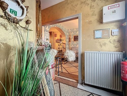                                         Commercieel Gebouw te huur in Nimy, € 1.400
