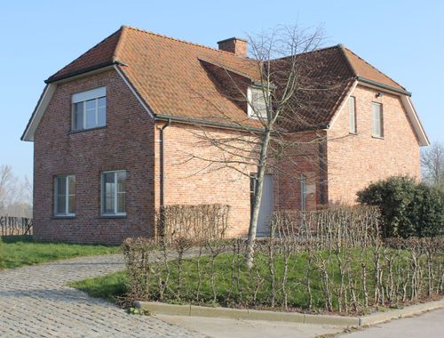                             Hoeve te koop in Moortsele
