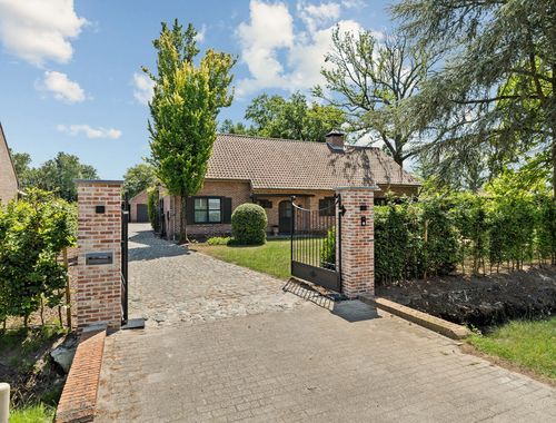                                        Villa à vendre à Oud-Turnhout, € 695.000
