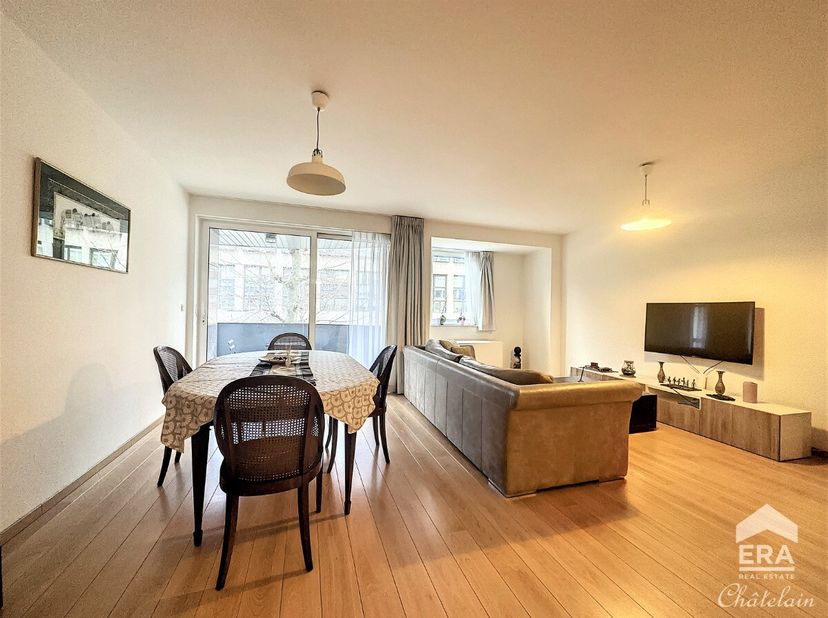 EUROPESE WIJK in BRUSSEL - Schitterende gemeubileerde flat met 2 slaapkamers + terrassen.ERA CHATELAIN stelt u deze prachtige flat van standing voor,