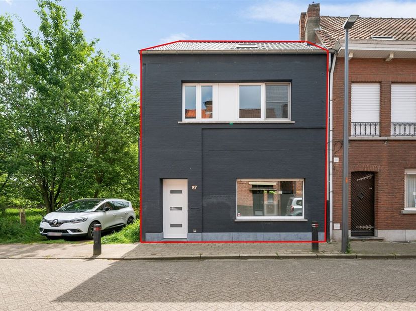 Ruime en goed onderhouden gezinswoning met 4 slaapkamers en grote tuin&lt;br /&gt;
Op zoek naar een ruime, instapklare woning met een grote tuin in een rust