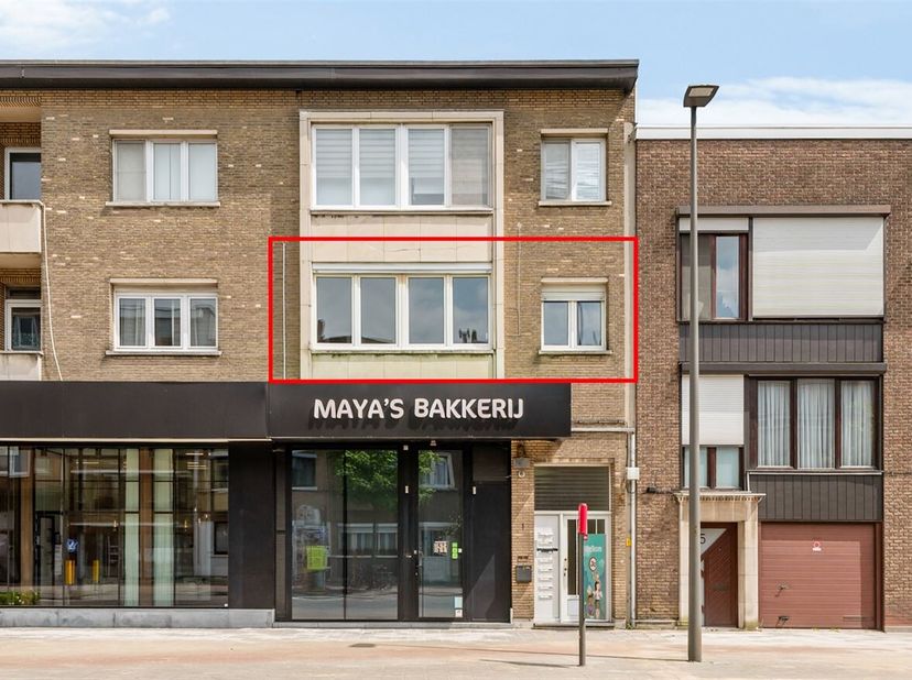Appartement met één slaapkamer en terras &lt;br /&gt;
Omschrijving:&lt;br /&gt;
Bij het betreden van het appartement komt u binnen in de inkomhal. De lichtrijke w