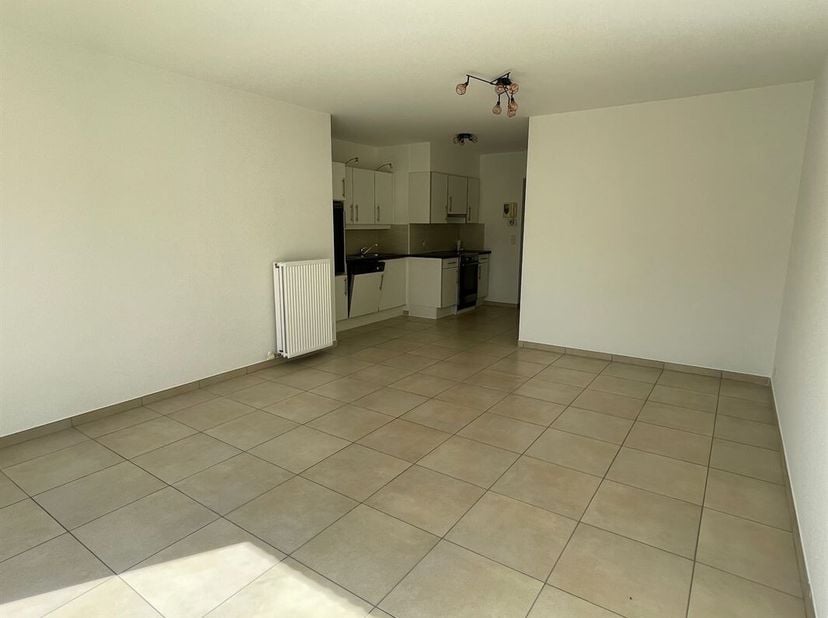 Gezellig éénslaapkamer appartement te huur in Aalst, met een bewoonbare oppervlakte van 75m². &lt;br /&gt;
Dit appartement heeft de volgende indeling, een l