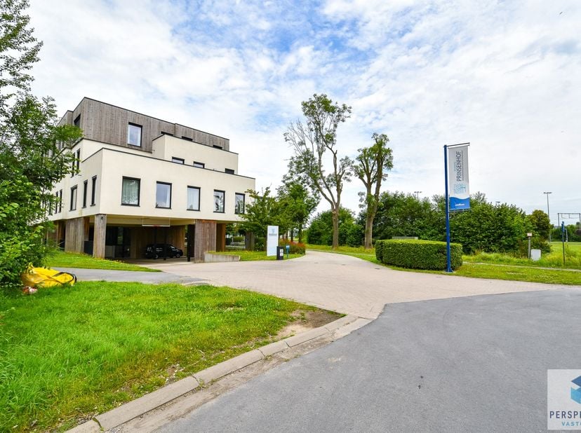 Appartement à vendre
                    à 8000 Sint-Pieters