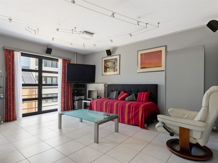 OPENHUIZENDAG 10/5 - 15u30-16u30&lt;br /&gt;
Dit prachtige duplex appartement met ruim terras is gelegen in Koningshooikt. Het appartement geniet van een go