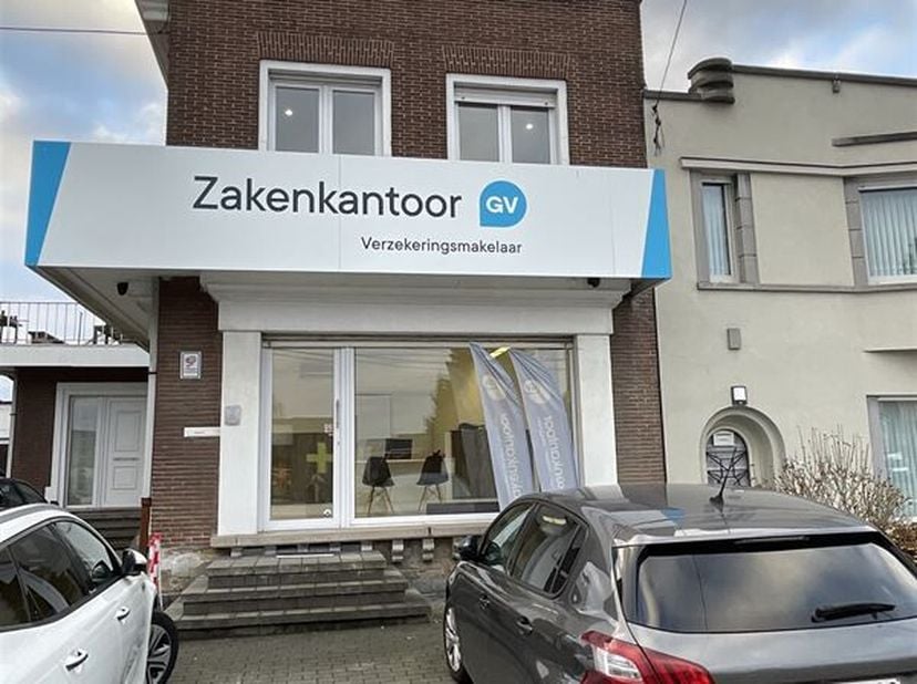 En raison d&#039;un déménagement au BUSINESS PARK KORTRIJK, il y a une opportunité de louer 3 bureaux dans un emplacement de choix à Brugsesteenweg 109 à K