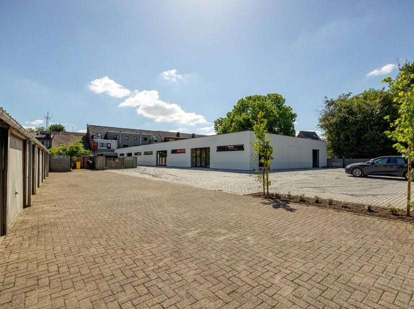 Bien professionnel à vendre
                    à 2320 Hoogstraten