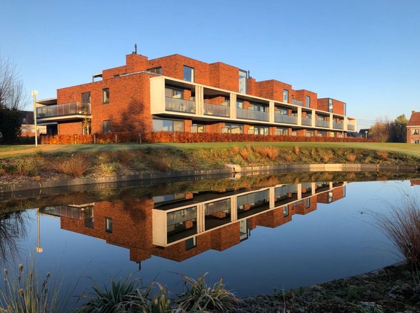 Residentie Sulferberg is rustig en landelijk gelegen, in de regio van de gemeente Heuvelland, vlakbij het centrum van Westouter. Dit project beschikt