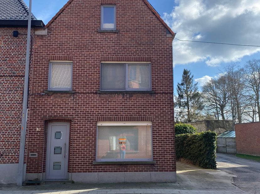 Instapklare woning in de dorpskern van Ruddervoorde&lt;br /&gt;
&lt;br /&gt;
Deze woning is gelegen in de dorpskern van Ruddervoorde. De woning heeft een heel goe