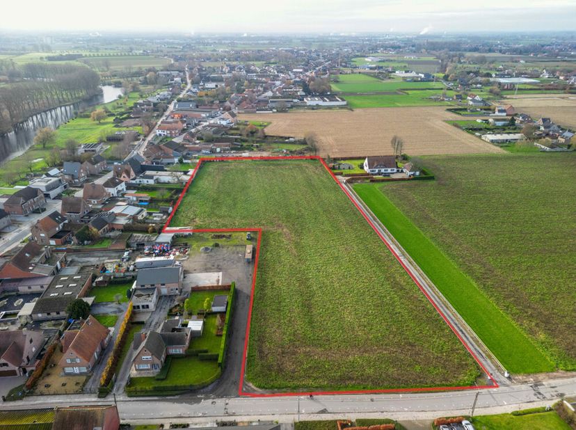 KOOP 3: RUIM PERCEEL LANDBOUWGROND -  &lt;br /&gt;
 &lt;br /&gt;
Dentergem, 3e afd. Oeselgem, sectie B nr 0311B2P0000 en nr 0315KP0000 ruim perceel landbouw gr.,