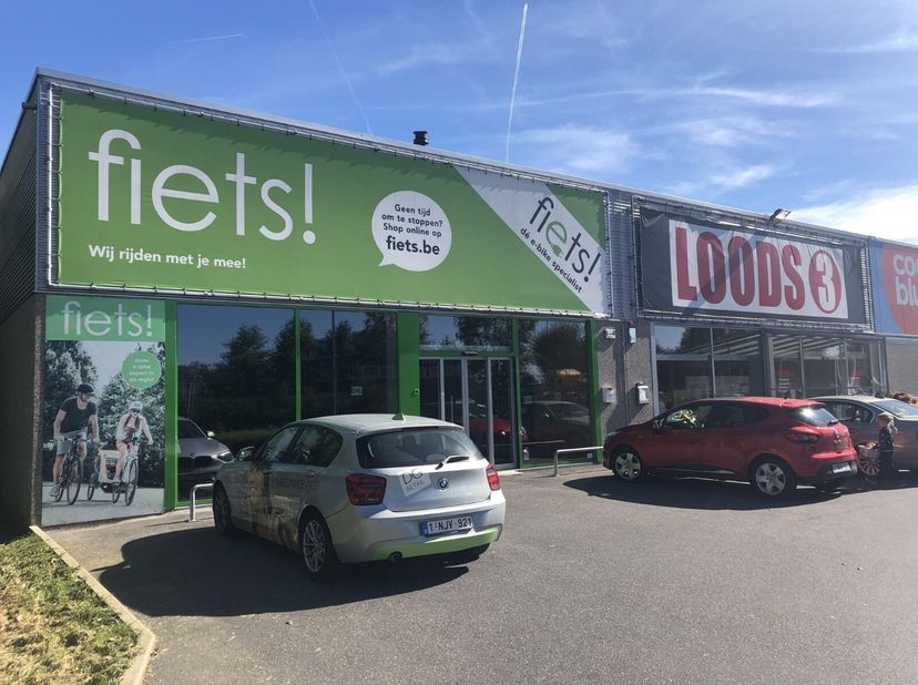 Bien professionnel à louer
                    à 9080 Lochristi