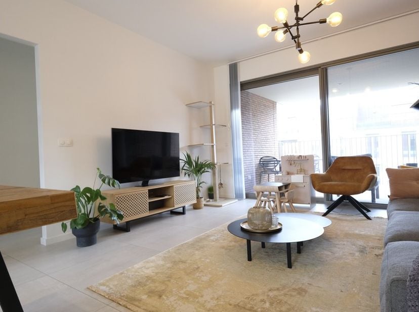 Dit mooie recente appartement is gelegen op Quartier Blue.  Dit is in het centrum van Hasselt.  Vanuit het appartement ben je op wandelafstand van de