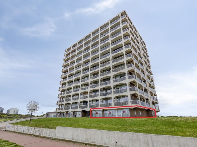 Ce spacieux appartement de 111 m², qui doit encore être meublé, est situé dans la résidence Westdiep, située dans la Dynastielaan 34 à La Panne. Jusqu